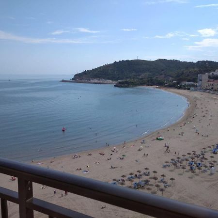 Apartamento en primerísima línea de playa con espectaculares vistas Netflix, Prime y Disney Oropesa del Mar Exterior foto